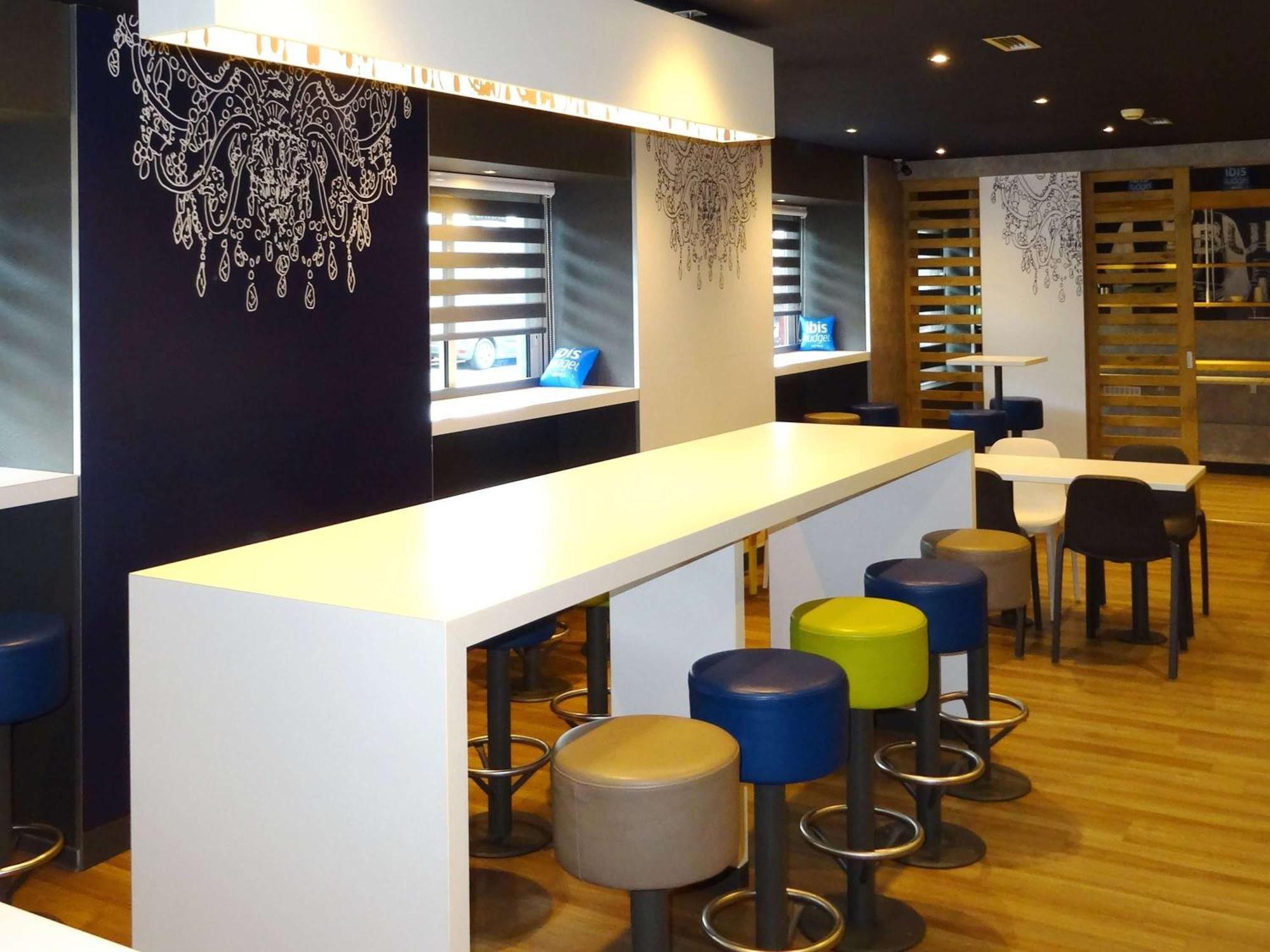 Ibis Budget Caen Centre Gare Exterior foto