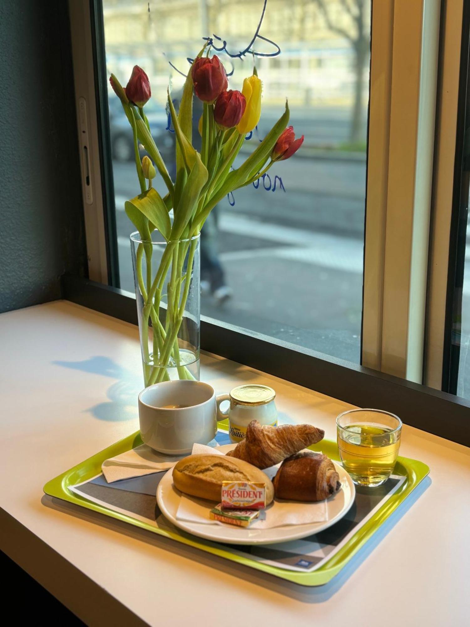 Ibis Budget Caen Centre Gare Exterior foto